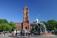 Neptunbrunnen und Rotes Rathaus